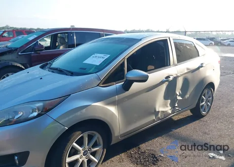 2019 Ford Fiesta Se z USA, uszkodzony, nr VIN 3FADP4BJXKM105497